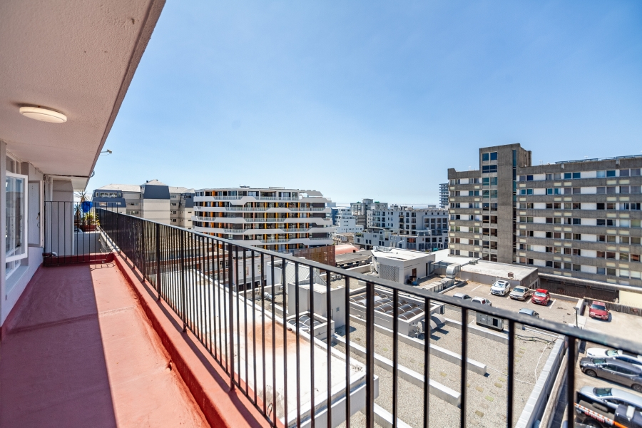 To Let 1 Bedroom Property for Rent in Sea Point Western Cape